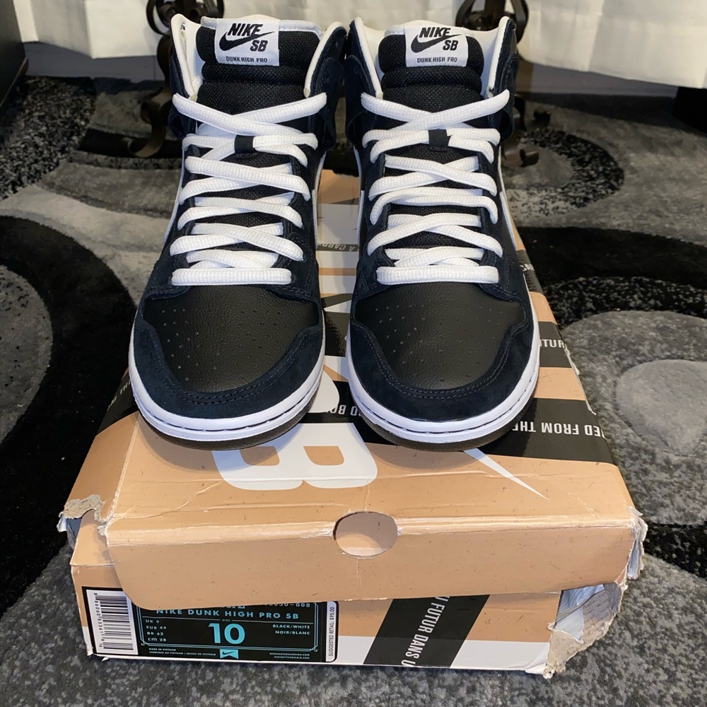 Nike sb dunk venom